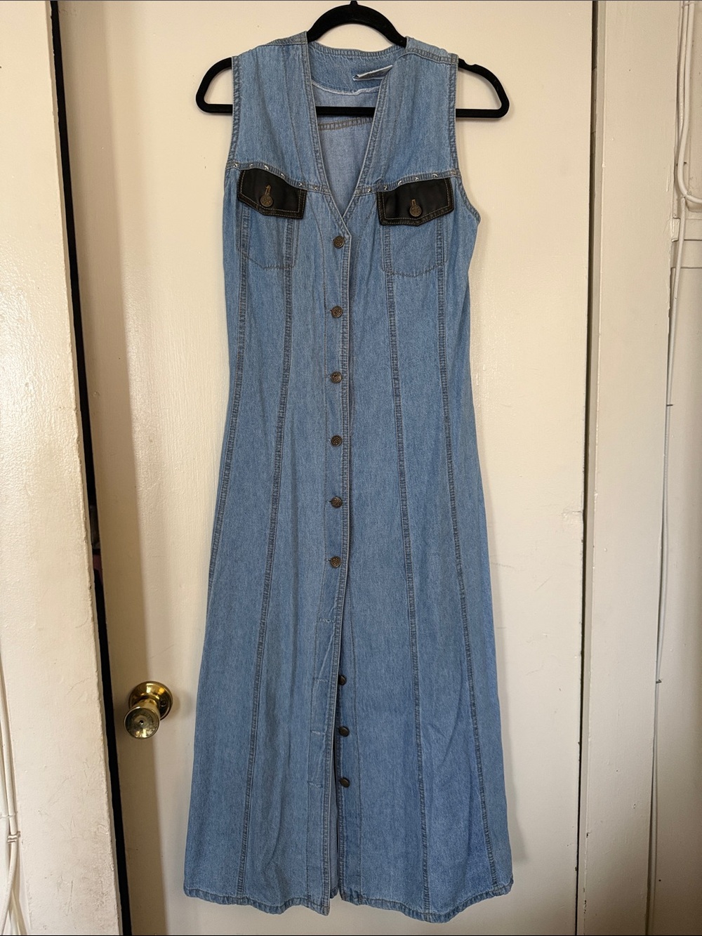 Vintage Sleeveless Light Blue Denim Button-Front Maxi Dress